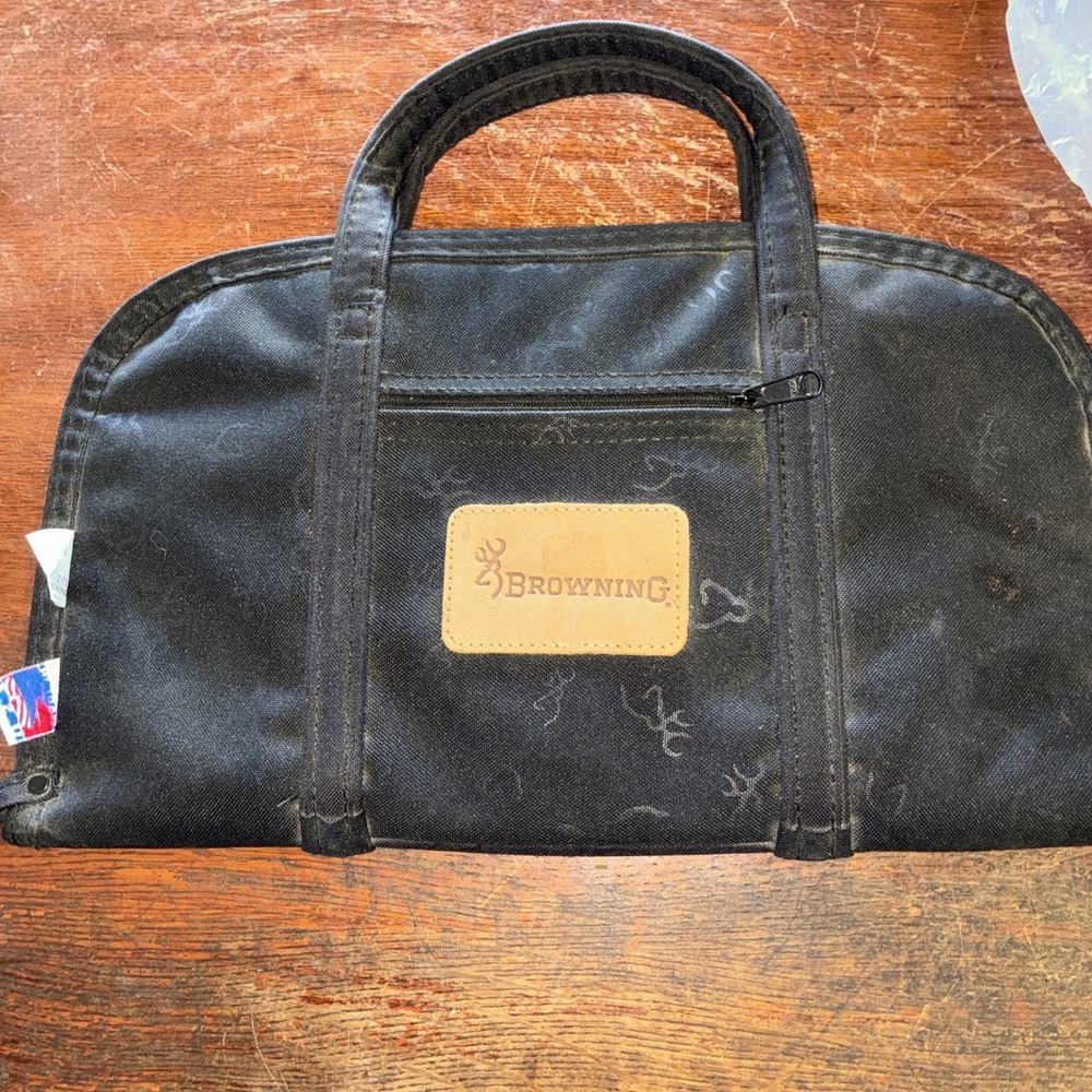 browning size 16 style 3108 pistol case padded rectangle Zip Up 17X10